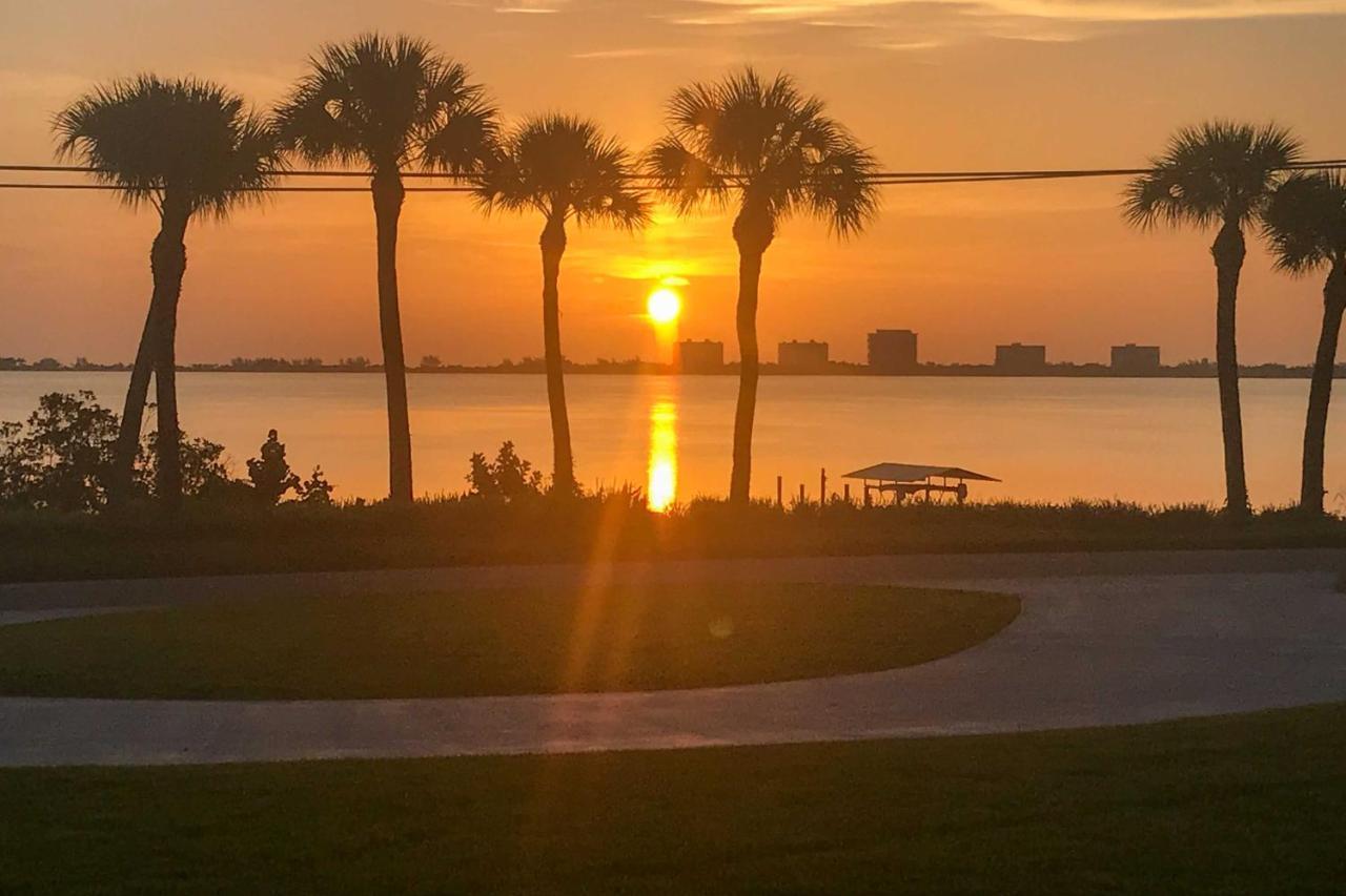 Sleek Fort Pierce Vacation Rental With Private Dock! Екстер'єр фото