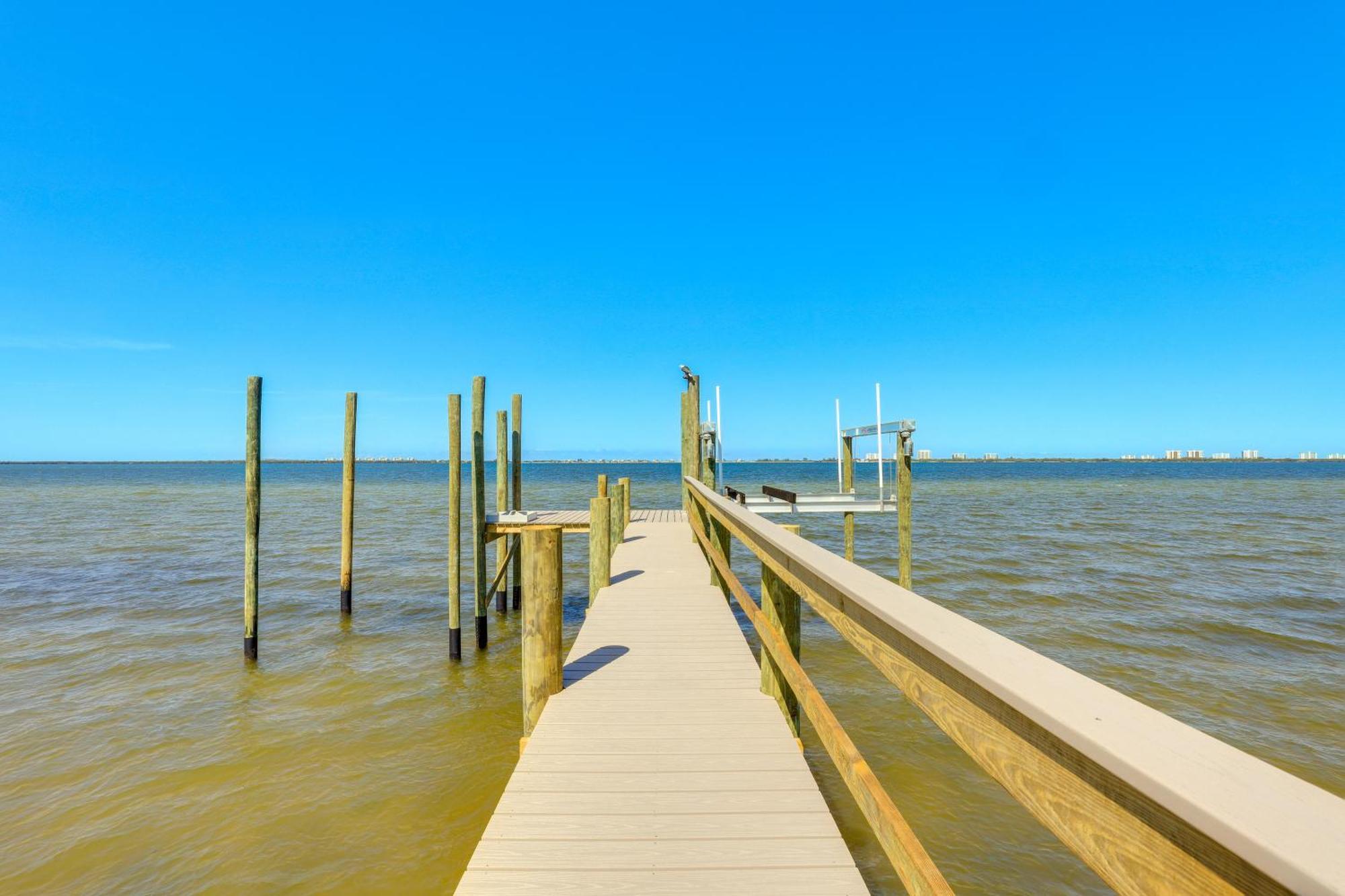Sleek Fort Pierce Vacation Rental With Private Dock! Екстер'єр фото